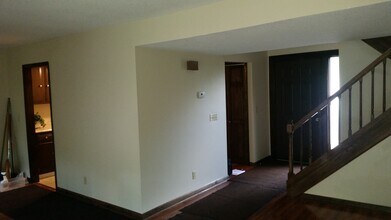 24180 Woodridge Cir in Bristol, VA - Building Photo - Building Photo