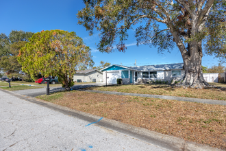 8641 Lantana Dr in Seminole, FL - Building Photo - Building Photo