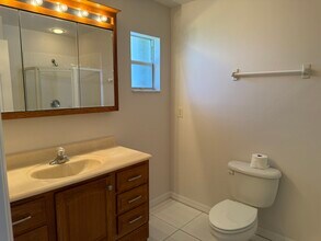 1144 SE 32nd Ter in Cape Coral, FL - Foto de edificio - Building Photo