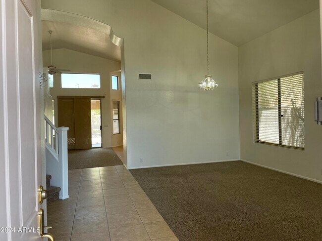 5922 W Sack Dr in Glendale, AZ - Building Photo - Building Photo