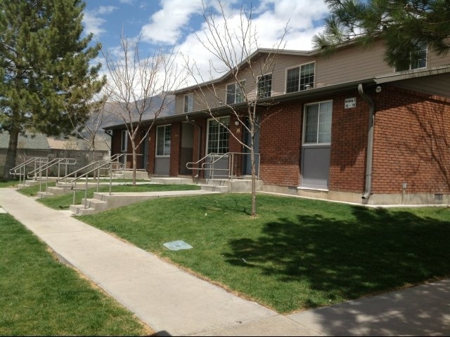 Mountain Shadow in Nephi, UT - Foto de edificio - Building Photo