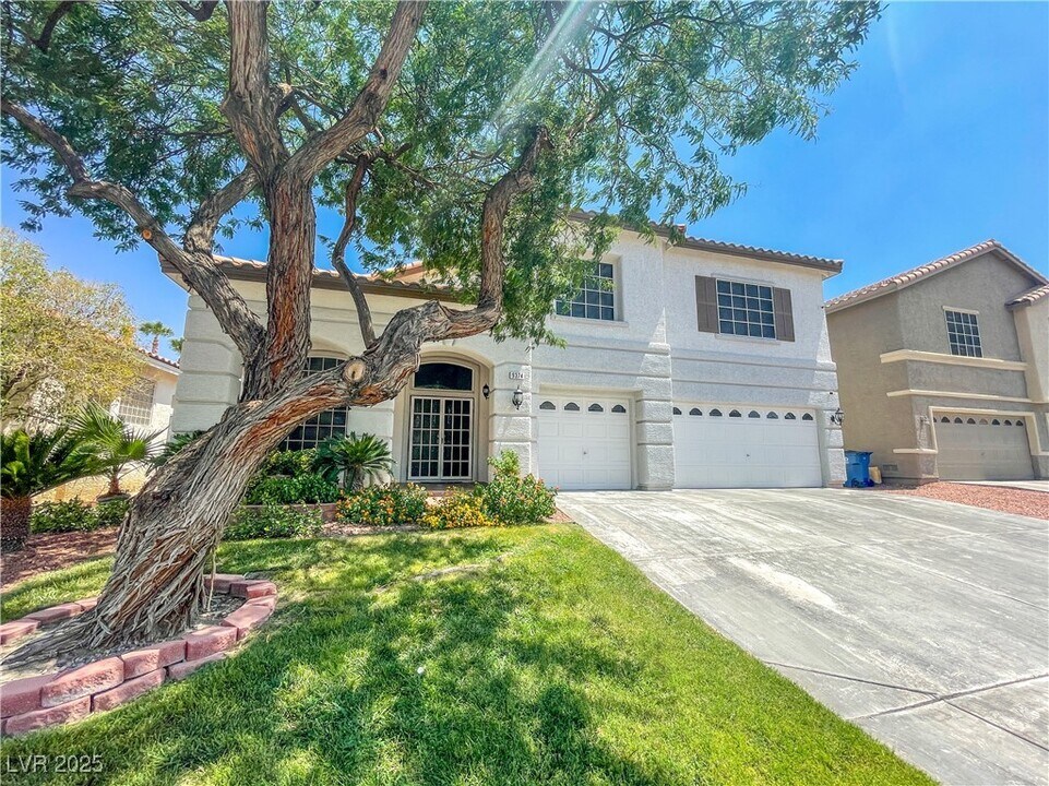 9374 Bondeno St in Las Vegas, NV - Building Photo