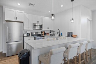 3757 E Van Buren St in Phoenix, AZ - Building Photo - Building Photo