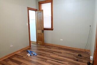 4446 W Walton St-Unit -G in Chicago, IL - Building Photo - Building Photo