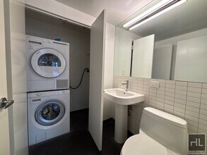 East 39th Street, Unit 15B in New York, NY - Building Photo - Building Photo