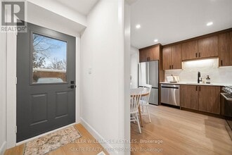 135 Belmont Dr in London, ON - Building Photo - Building Photo