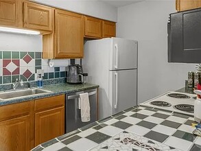 904 University Oaks Blvd, Unit 96 in College Station, TX - Building Photo - Building Photo