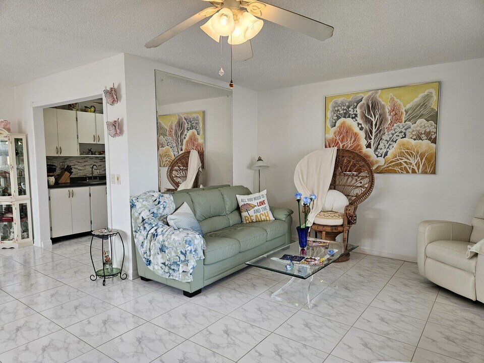 224 Burgundy E in Delray Beach, FL - Building Photo