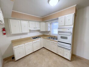 305 S Highland Ave in Elkhart, IN - Building Photo - Building Photo