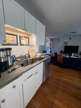 66 Beacon St, Unit 3 in Somerville, MA - Building Photo - Building Photo