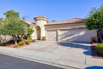 1204 Martini Dr in Henderson, NV - Building Photo - Building Photo