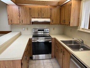 4803 Waterview Cir in Palm Springs, FL - Building Photo - Building Photo