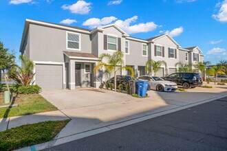 365 Mangrove Shade Cir in Apollo Beach, FL - Foto de edificio - Building Photo
