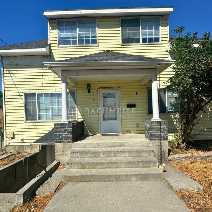 119 SE 9th St in Pendleton, OR - Building Photo