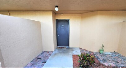 2255 Lindell Blvd in Delray Beach, FL - Building Photo - Building Photo