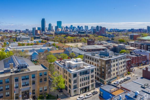 1465 Tremont St, Unit 202 in Boston, MA - Building Photo