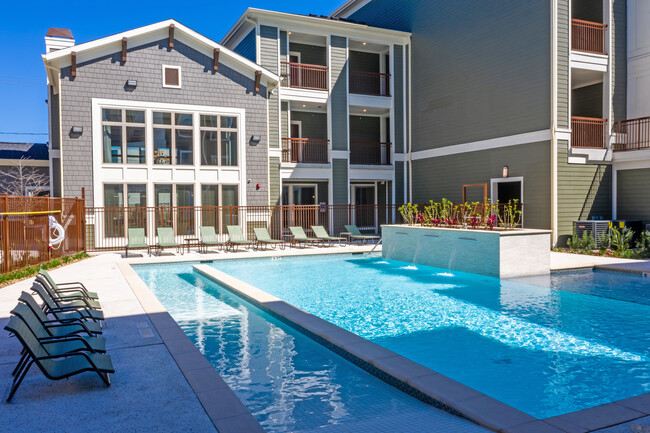 EaDo Lofts in Houston, TX - Foto de edificio - Building Photo