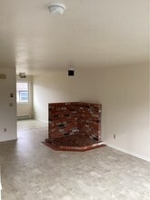 912 SW 11th St in Newport, OR - Building Photo - Building Photo