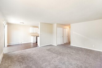 2012 N Cambrian Ave in Bremerton, WA - Building Photo - Building Photo