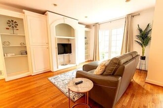 3611 Cloudland Dr NW in Atlanta, GA - Foto de edificio - Building Photo
