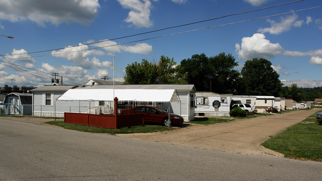 2805 Birch St in Parkersburg, WV - Foto de edificio