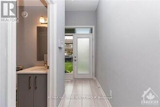 502 Featherfoil Way in Ottawa, ON - Building Photo - Building Photo