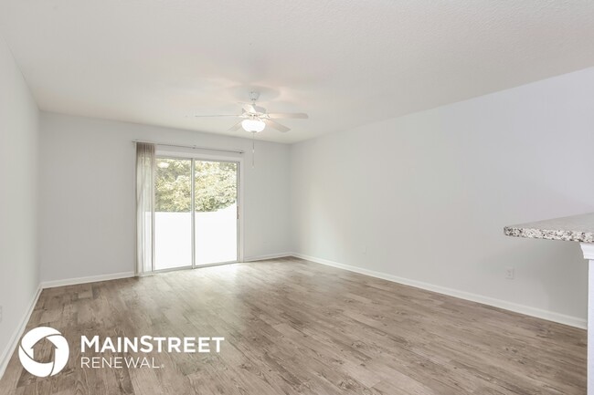 546 Eiseman Wy in Jacksonville, FL - Foto de edificio - Building Photo