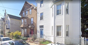 18 Ashley St, Unit 1 in Boston, MA - Building Photo