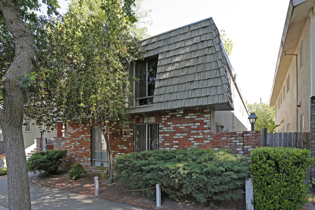 2515 F St in Sacramento, CA - Building Photo - Building Photo