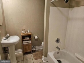 246 S St Clair St in Pittsburgh, PA - Building Photo - Building Photo