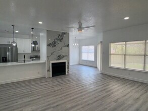 8046 Wayword Trail in San Antonio, TX - Building Photo - Building Photo