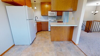 2439 Gall Ave in St. Paul, MN - Building Photo - Building Photo