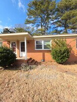 321 Ewell Ln in Chesapeake, VA - Building Photo