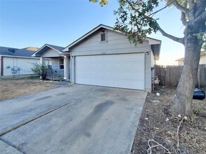 15109 Mimebark Way in Austin, TX - Foto de edificio - Building Photo