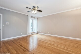1613 Monroe St in Evanston, IL - Building Photo - Building Photo