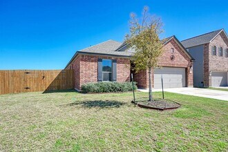 18600 Golden Eagle Way in Elgin, TX - Building Photo - Building Photo