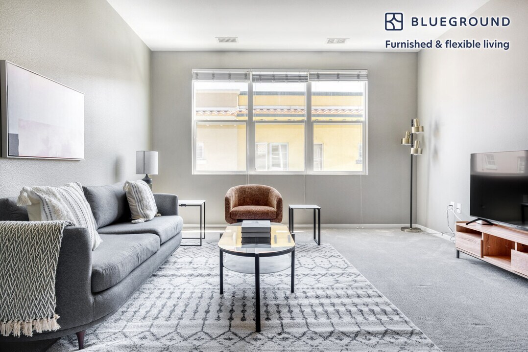367 Santana Row in San Jose, CA - Building Photo