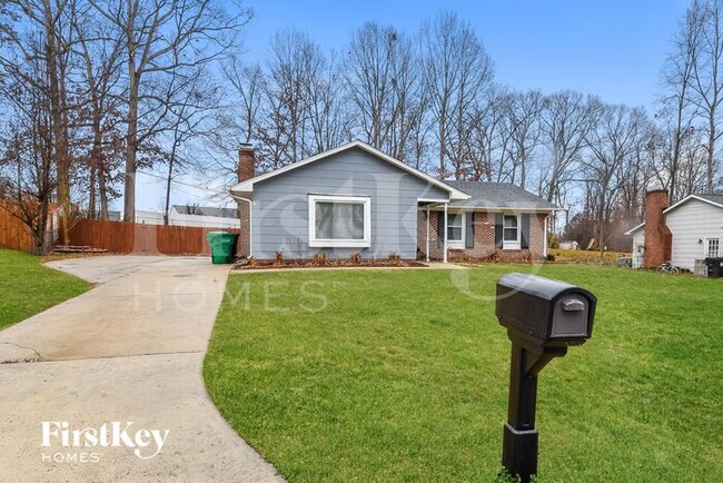 1926 Middlewood Ct in High Point, NC - Building Photo - Building Photo