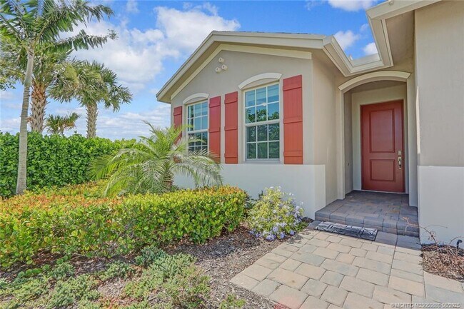 1630 NE Skyhigh Ter in Ocean Breeze, FL - Foto de edificio - Building Photo