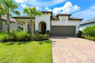 9716 Everglades Dr in Naples, FL - Building Photo