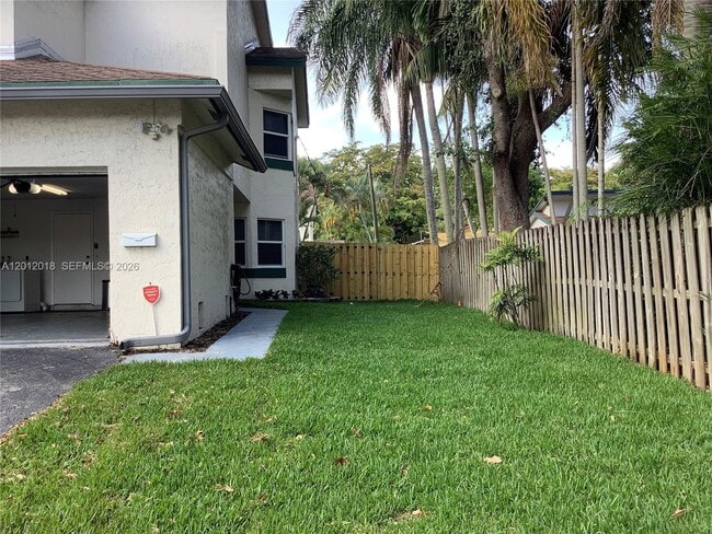 3581 Simms St in Hollywood, FL - Building Photo - Building Photo