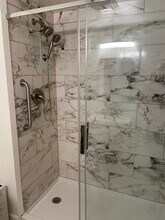 223 Main St, Unit Apt-1 in Germantown, NY - Foto de edificio - Building Photo