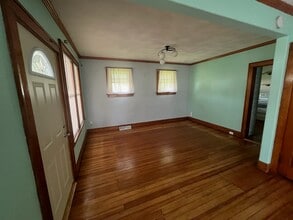 2733 Elm St in Dubuque, IA - Building Photo - Building Photo