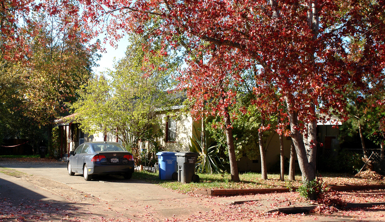 1571 King St in Santa Rosa, CA - Building Photo