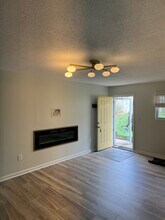 24 Scottsdale Dr, Unit B in Asheville, NC - Building Photo - Building Photo