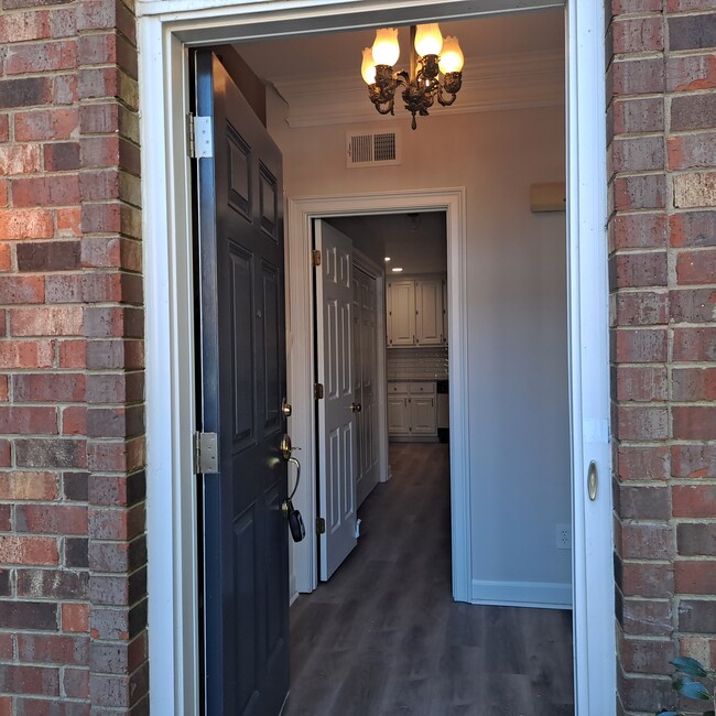 7404 Saint Charles Sq in Roswell, GA - Building Photo - Building Photo