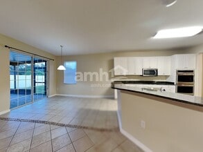 10618 Bamboo Rod Cir in Riverview, FL - Building Photo - Building Photo