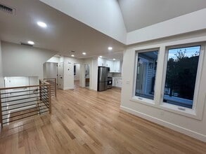 210 Waldo Pl in Englewood, NJ - Building Photo - Building Photo