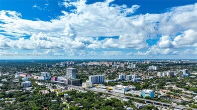 2205 Overbrook St in Miami, FL - Building Photo - Building Photo