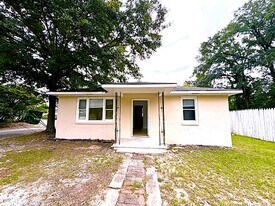 320 Meetze Ave in Lexington, SC - Building Photo